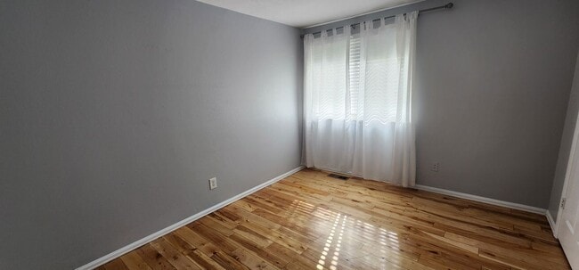 Building Photo - 4236 S Tempe Ct