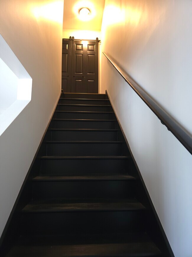 Building Photo - 1000 Mallery St Ext