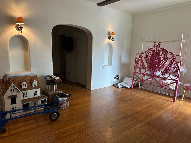 living room - 240 S Tower Dr