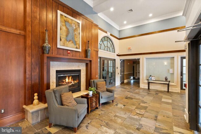 Building Photo - 2465 Army Navy Dr