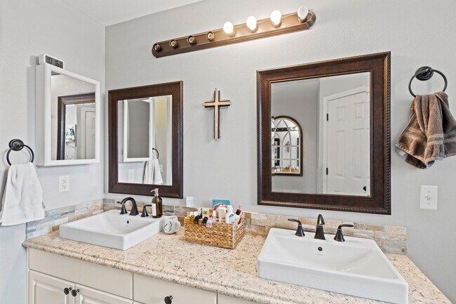 Building Photo - 4405 Southminster Cir