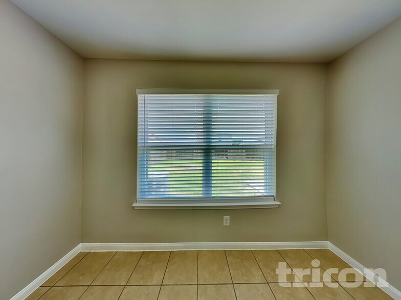 Building Photo - 336 Comanche Plains Rd