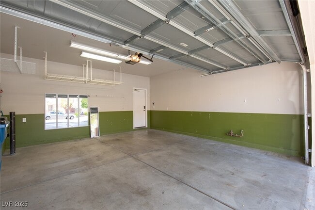Building Photo - 11572 W Aruba Beach Ave