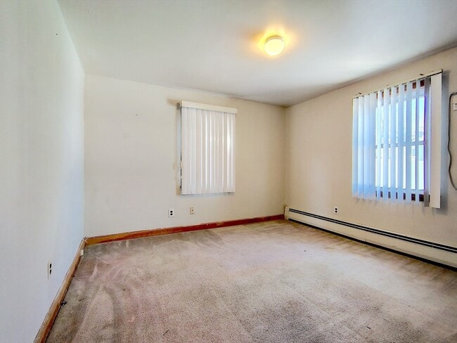 Building Photo - 74 Thurlow Ave