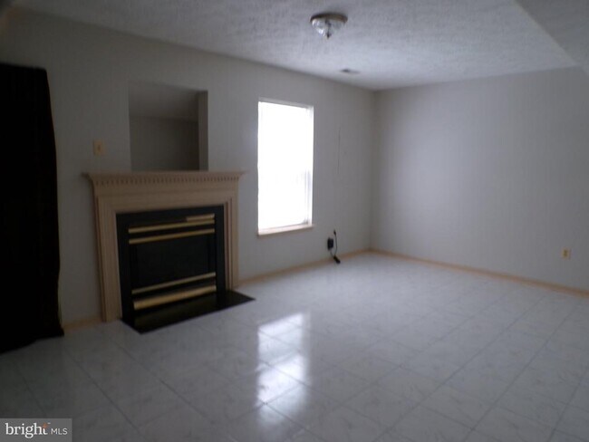Building Photo - 114 Park Cove Dr