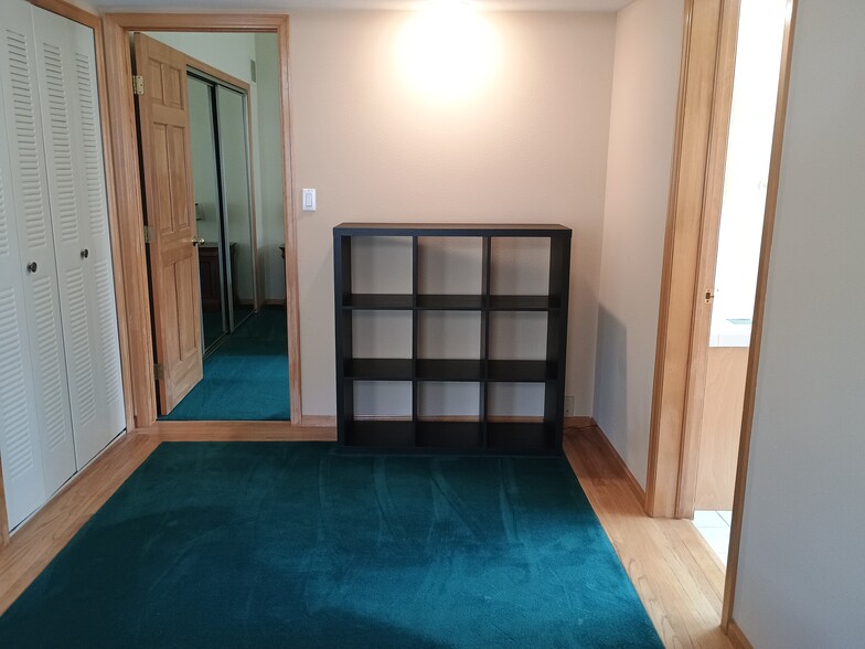 Building Photo - 23684 Pondview Plz