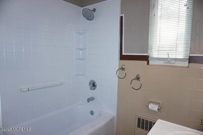 Building Photo - 142 South St