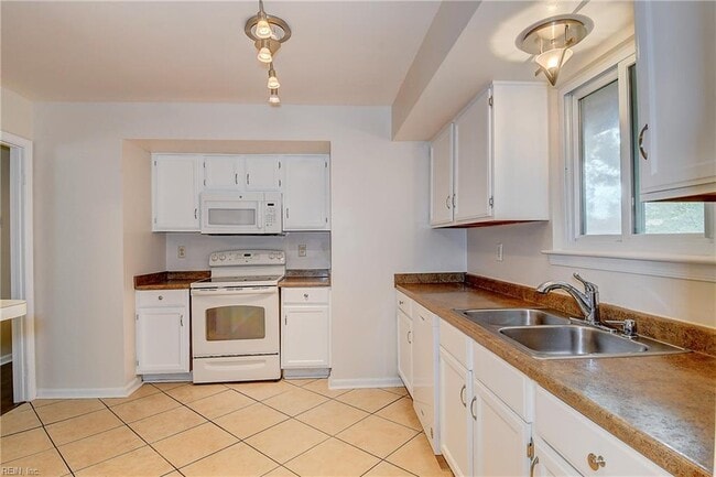 Building Photo - 4269 Grove Ct