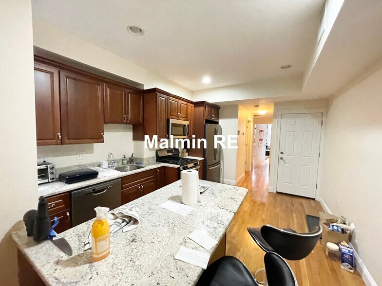 Building Photo - 1029 Tremont St