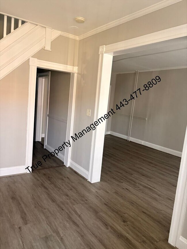 Building Photo - Spacious 4-Bedroom Home with 1.5 Baths | Washer/Dryer Hookups | Only $1,600/Month