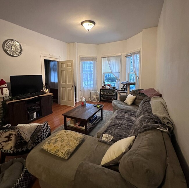 Building Photo - 1050 Wendell Ave