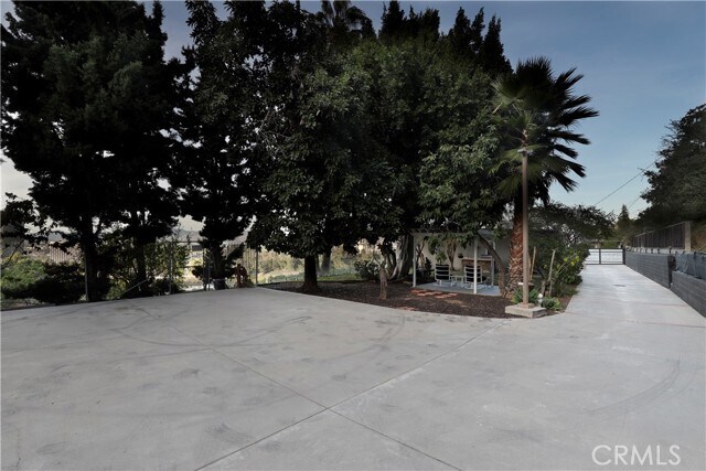 Building Photo - 3323 Ione Dr