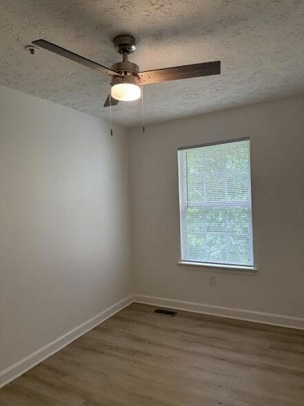 Building Photo - 172 Azalea Ct