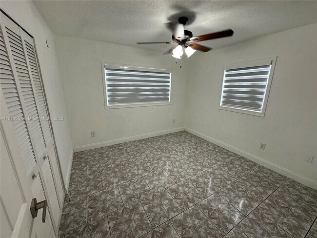 Building Photo - 15640 SW 102nd Pl