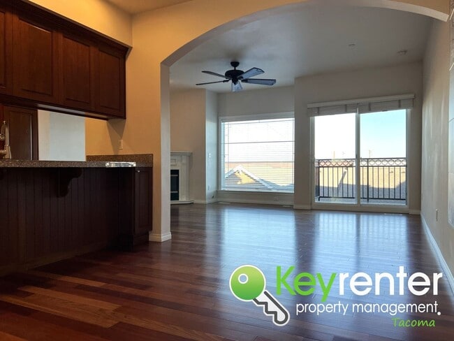 Building Photo - Luxury View Home in Gas Lamp Terrace, near...