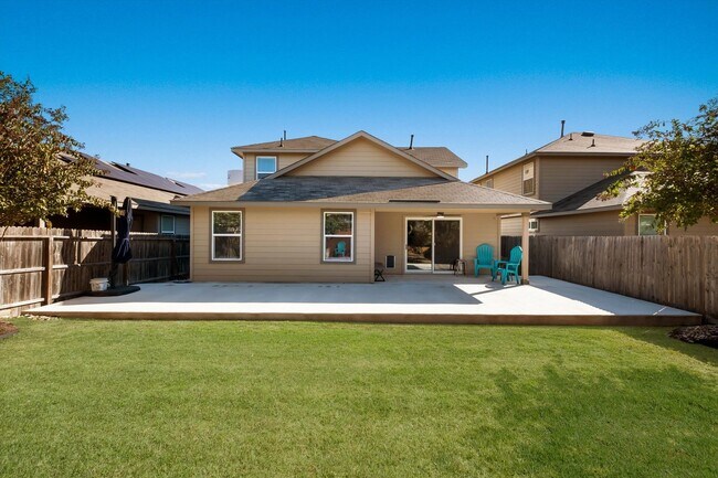 Building Photo - The Perfect Blend of Comfort and Community in Bulverde