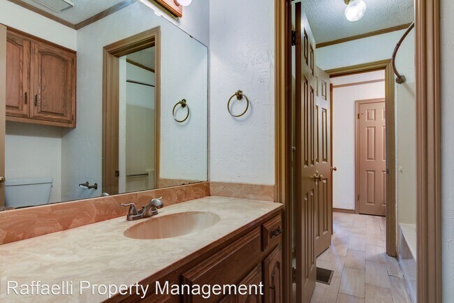 Building Photo - 2 br, 1.5 bath House - 6216 Gould Pl