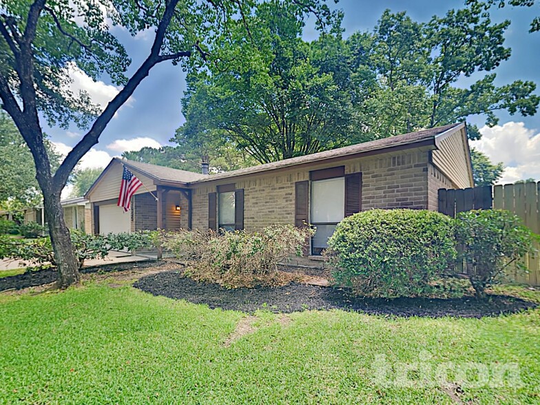 Building Photo - 2655 Lark