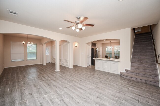 Building Photo - 23919 Villa Lisa Dr