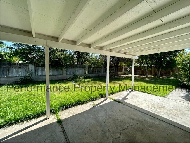 Building Photo - 2401 Sherwood Ave