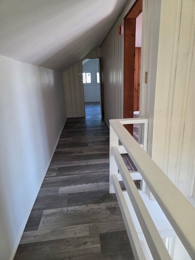 Building Photo - 2304 N Ellis St
