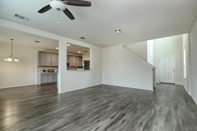 Building Photo - 482 Thornless Cir