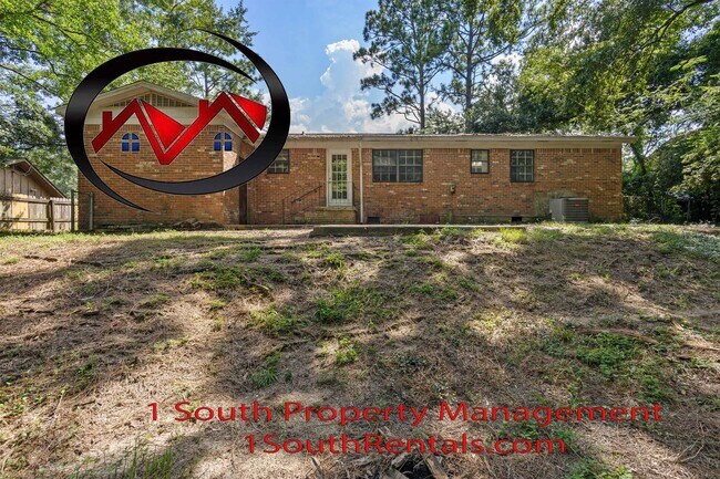 Building Photo - 5360 Larchmont Dr