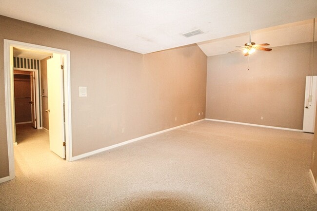 Building Photo - 10323 Quail Meadow St