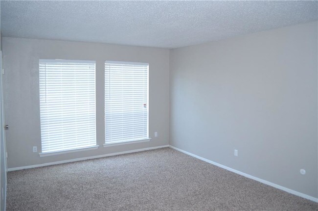Building Photo - 4634 Country Creek Dr