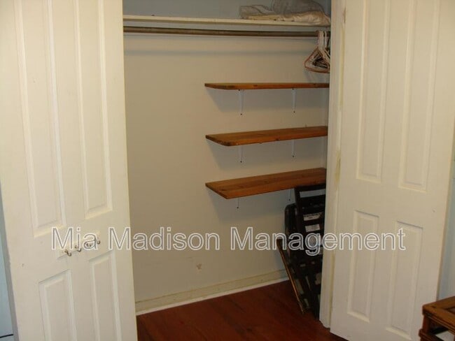 Building Photo - 547 E Macon St