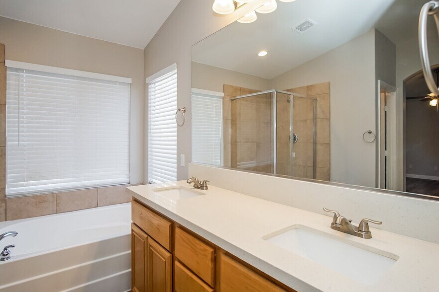 Building Photo - 8185 Flanders Terrace Dr