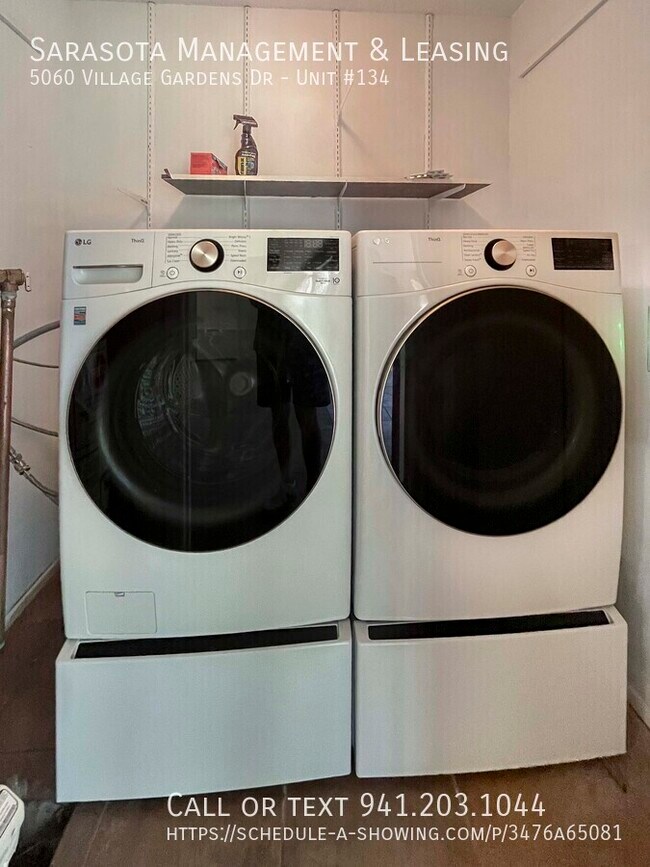 Building Photo - 5060 Village Garden Dr