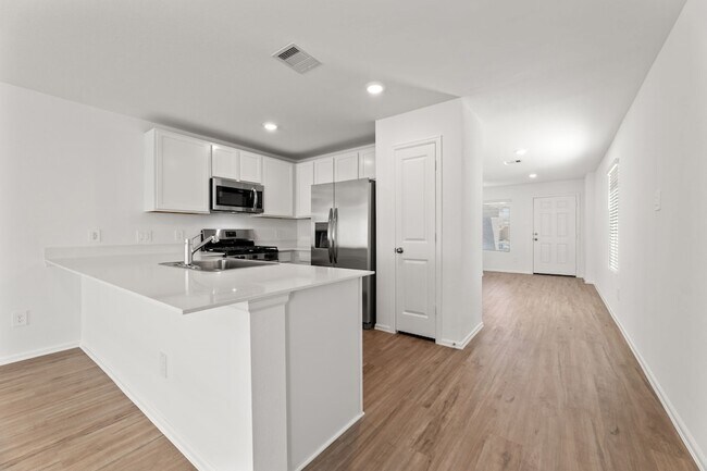 Building Photo - 17747 Pemswood Dr