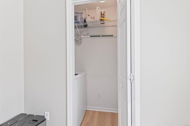 Building Photo - 1225 Westfield Ln