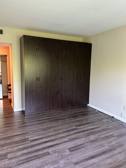 Summer 2023 - 17914 Magnolia Blvd