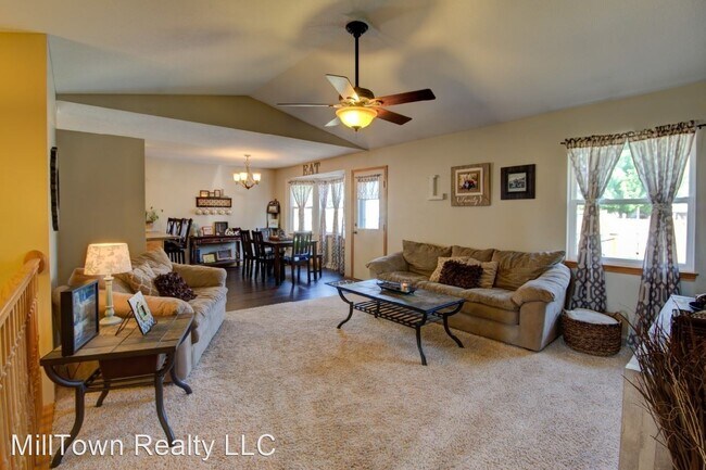 Building Photo - 3 br, 2.5 bath House - 234 Melrose Dr