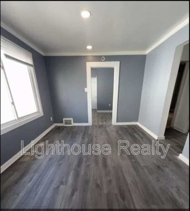 Building Photo - 6247 Monroe Ave