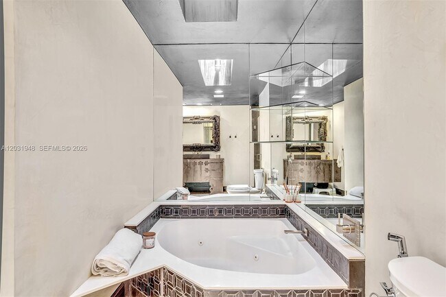 Building Photo - 5602 S Travelers Palm Ln