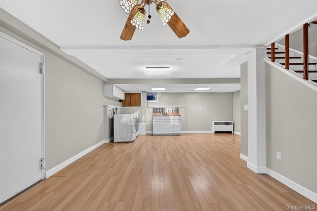 Building Photo - 350 Spring St