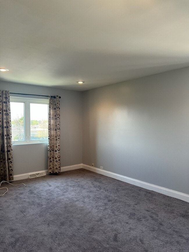 Building Photo - 11551 S Western Ave