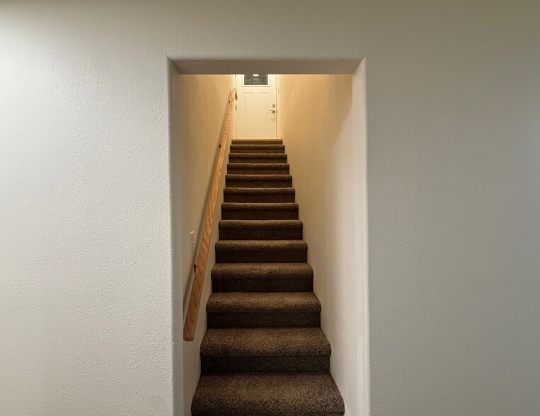 Building Photo - 2086 E 1480 S