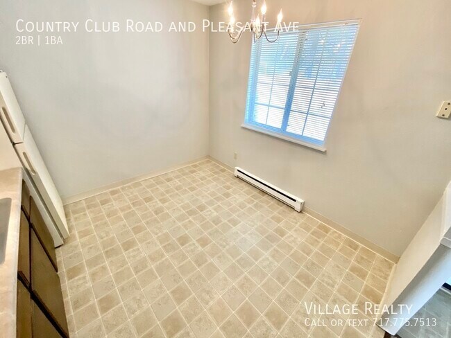 Building Photo - 609 Country Club Rd