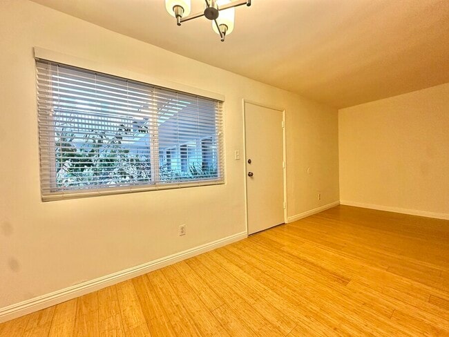 Building Photo - 23 Thornton Ave