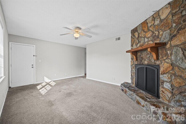 Building Photo - 5805 Hunting Ridge Ln