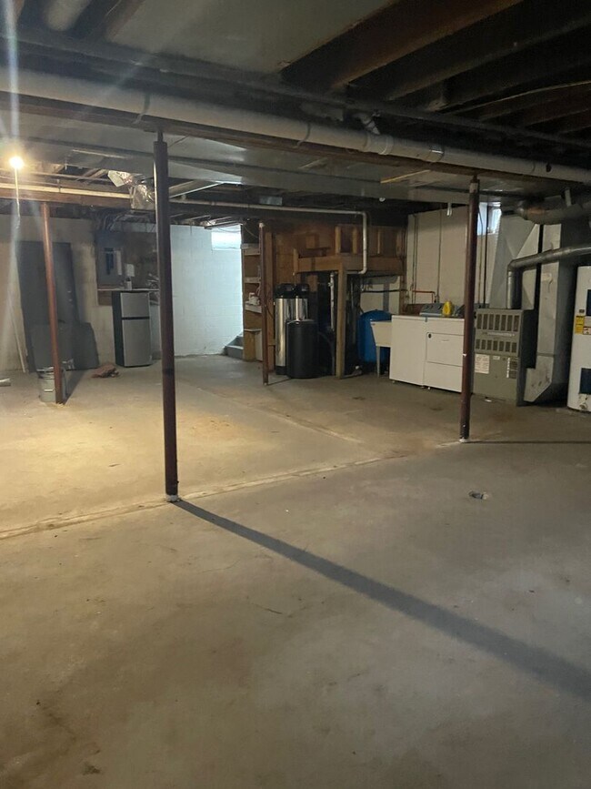 Building Photo - Four Bedroom Farmhouse on Three Acres