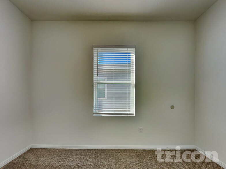 Building Photo - 209 Athena Way