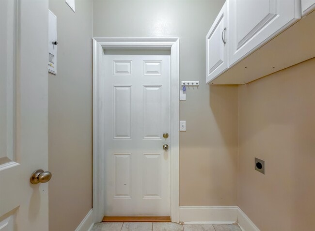 Building Photo - 1946 Sagebrook Dr