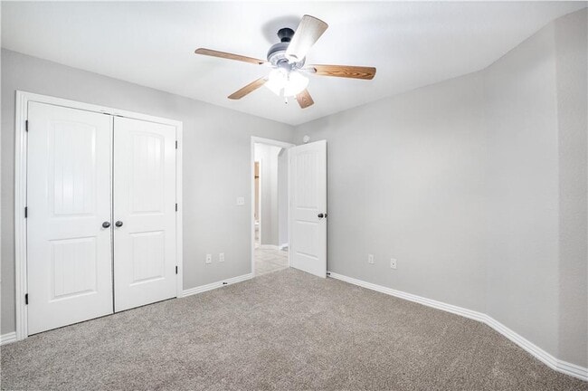 Building Photo - 1536 N Oakhaven Pl