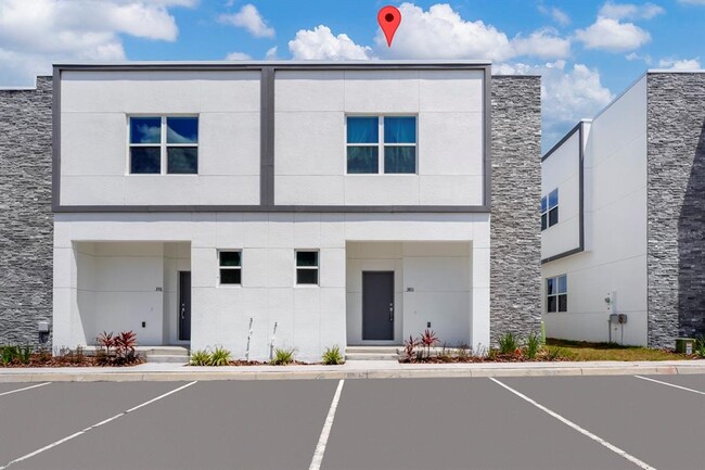 Building Photo - 380 Famagusta Dr