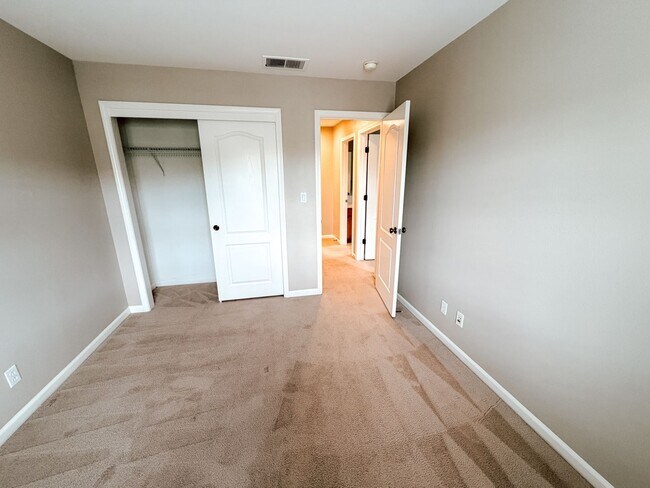 Building Photo - San Ramon Home Available Now!
